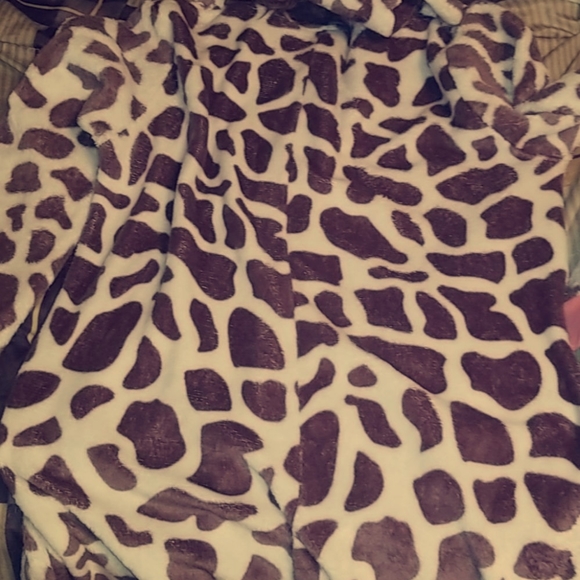 Giraffe onesie in good condition! - Picture 4 of 4